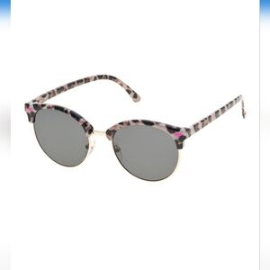 🆕️ BETSEY JOHNSON LEOPARD PRINT SUNGLASSES